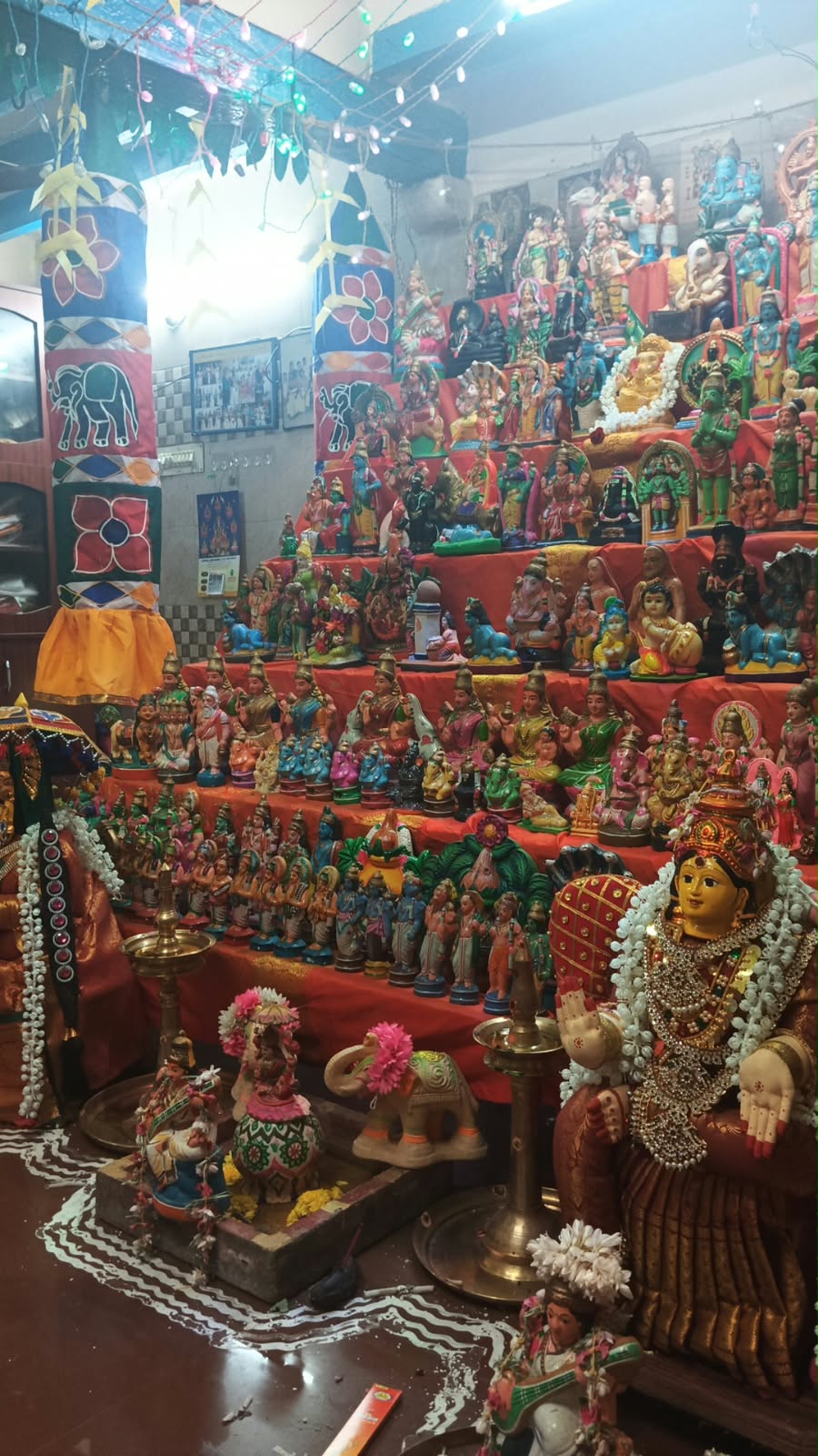 S. Vasuki 
Nataka Salai Street 
Srivilliputtur கொலு, விருதுநகர்