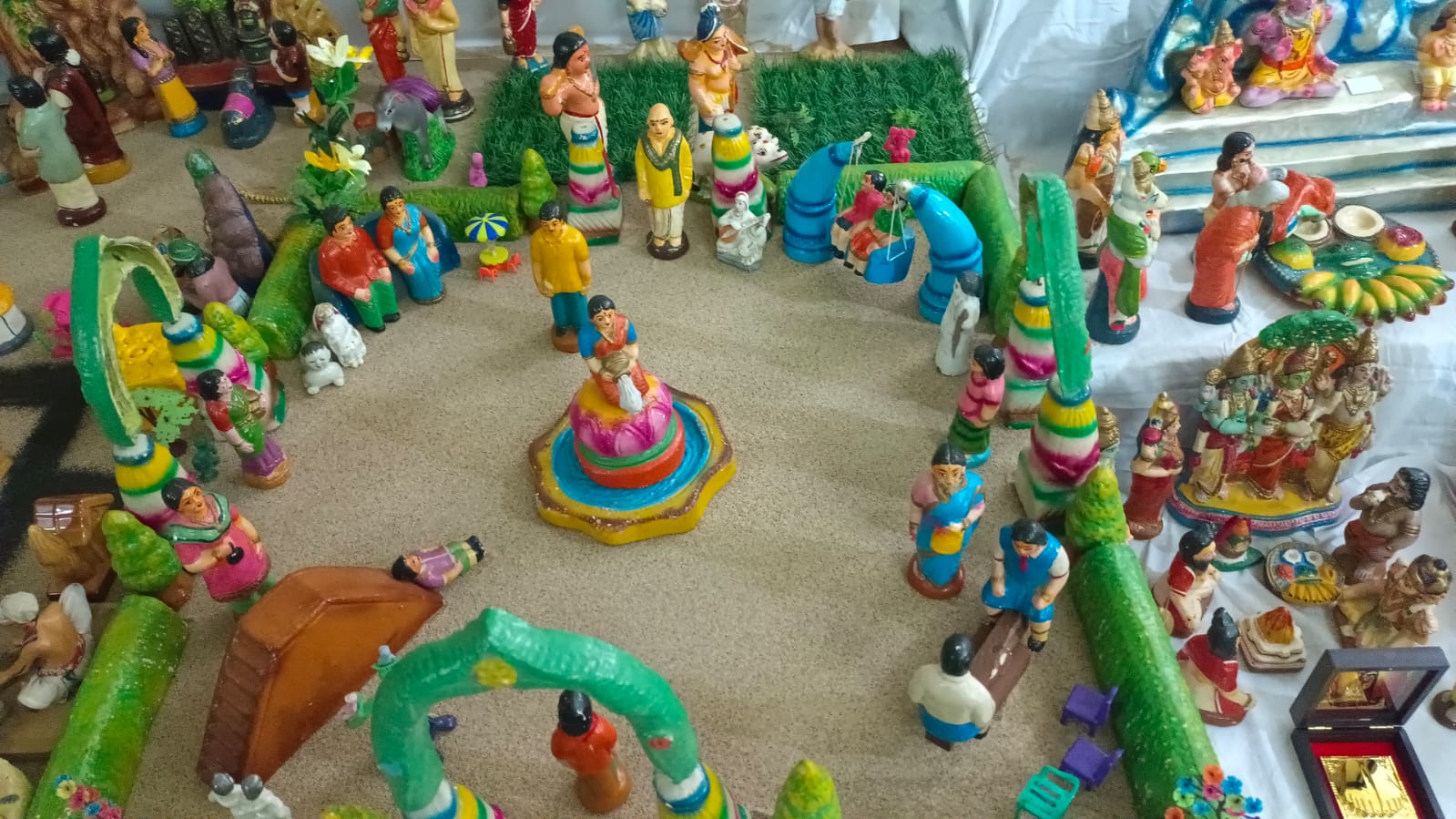 Surianarayanan இல்லத்துக் கொலு, Pondicherry - படம் 17