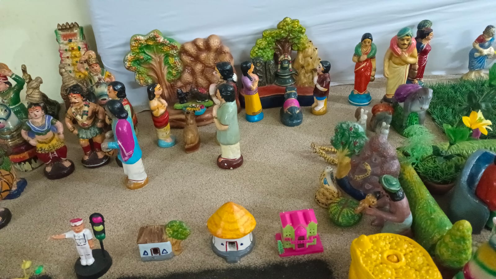 Surianarayanan இல்லத்துக் கொலு, Pondicherry - படம் 21