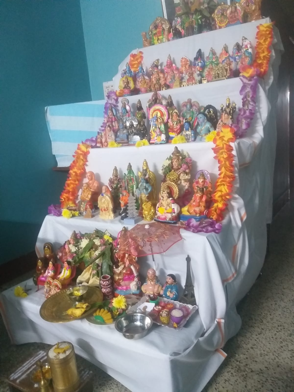 கவுஸ்துபா வீட்டின் பெயர் கொலு வைத்து பி  பிரியா கொலு, சேலம் மாவட்டம்