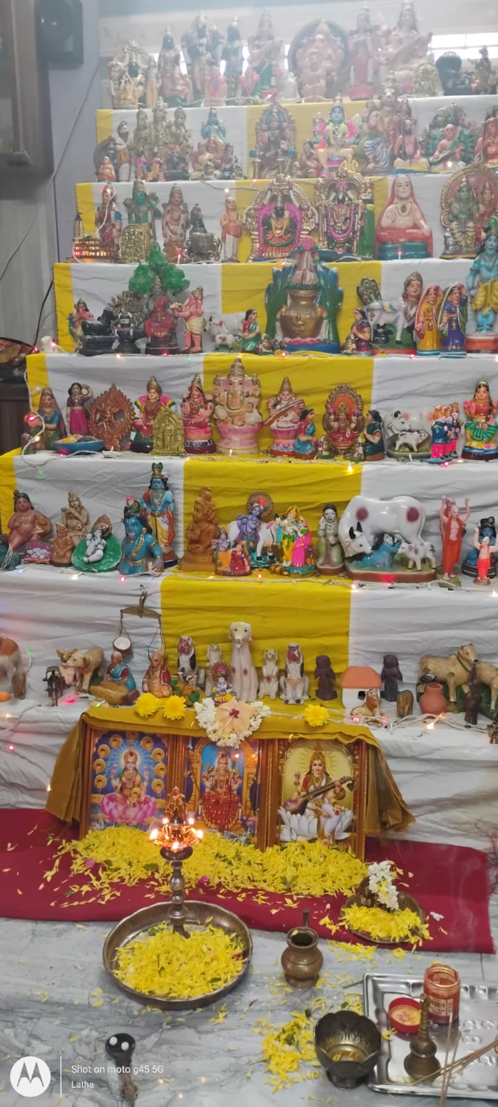 லதா
வீட்டின் பெயர்
ஸ்ரீ ரமணா நிவாஸ்
புது சாரம்
பாண்டி இல்லத்துக் கொலு, புதுச்சேரி - படம் 3