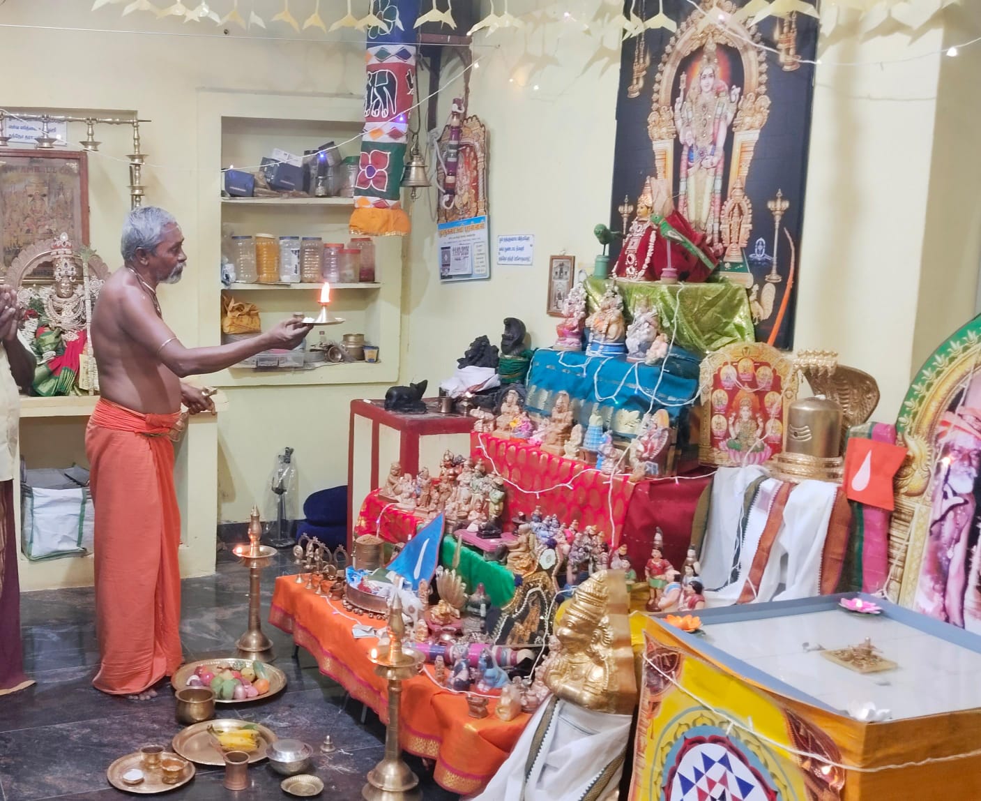 ஸ்ரீ அம்மா பூமாதேவி ஆலயம்
துளசிங்க நகர் மந்தித்தோப்பு 
கோவில்பட்டி 
தூத்துக்குடி மாவட்டம் கொலு, Thoothukudi