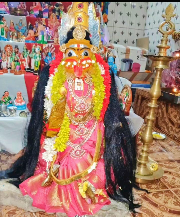சீலைக்காரி அம்மன் கொலு வைப்பவரின் பெயர் மான்சி இல்லத்துக் கொலு, மதுரை - படம் 4