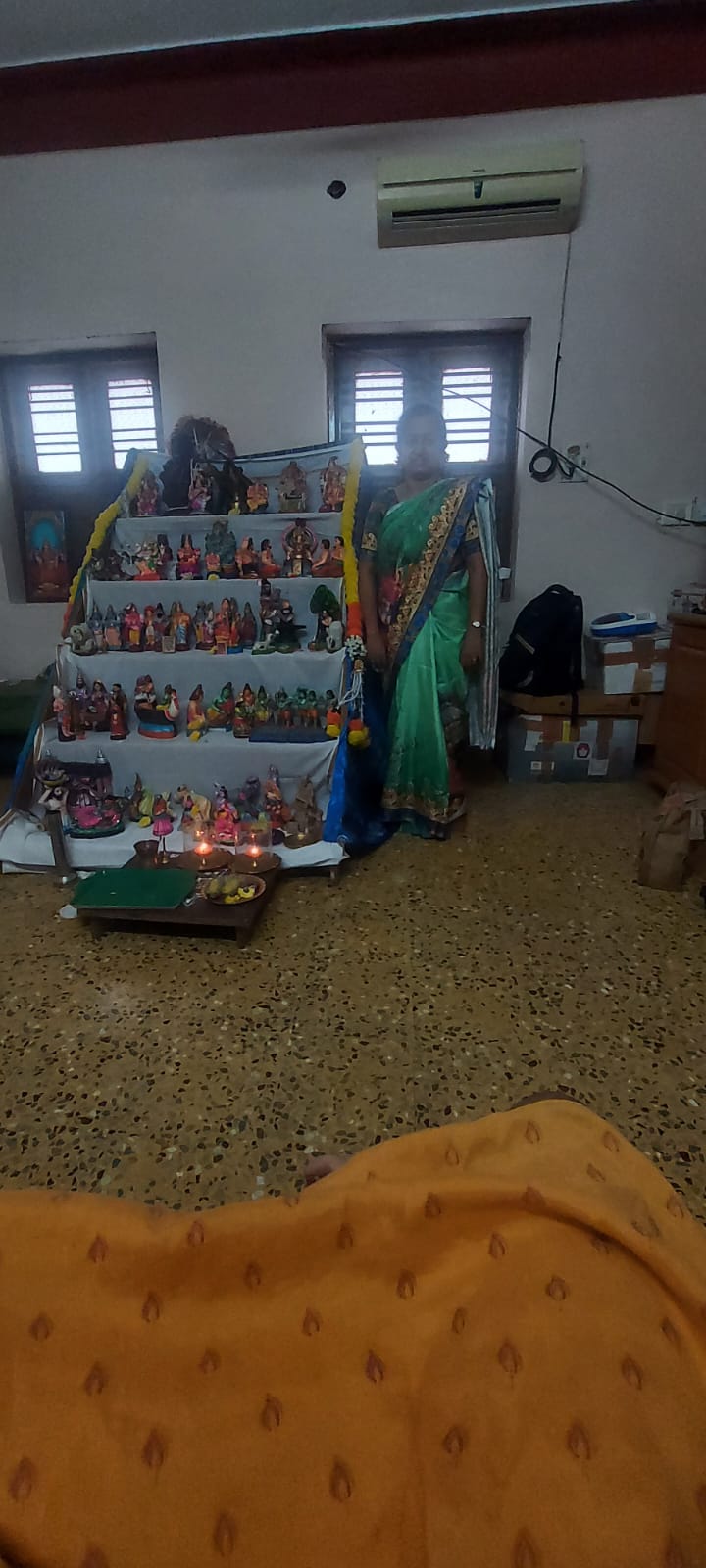 வெ சுஹாசினி   
வெ வன்ஷிகா கொலு, சென்னை