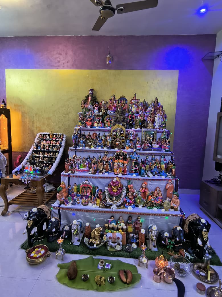 Saradha Devi Saroja
Kottathalaivasal
Srivilliputhur இல்லத்துக் கொலு, Virudhunagar District - படம் 11
