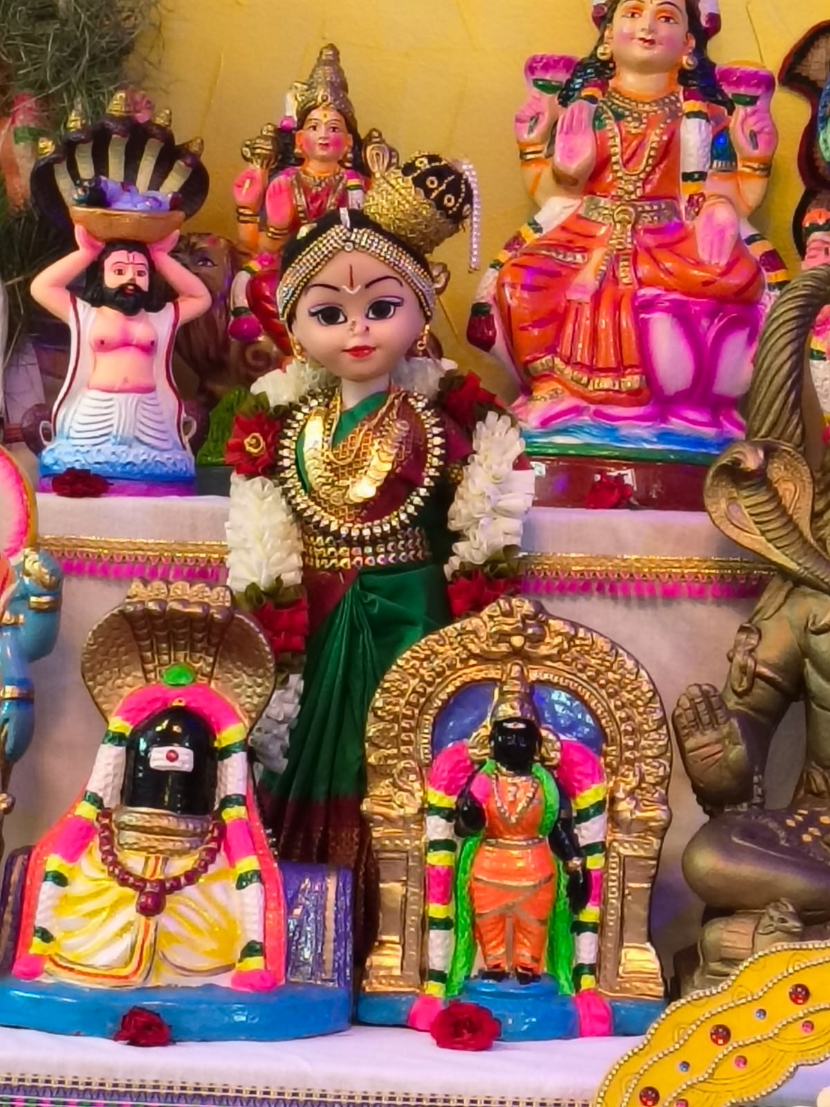 Saradha Devi Saroja
Kottathalaivasal
Srivilliputhur இல்லத்துக் கொலு, Virudhunagar District - படம் 9