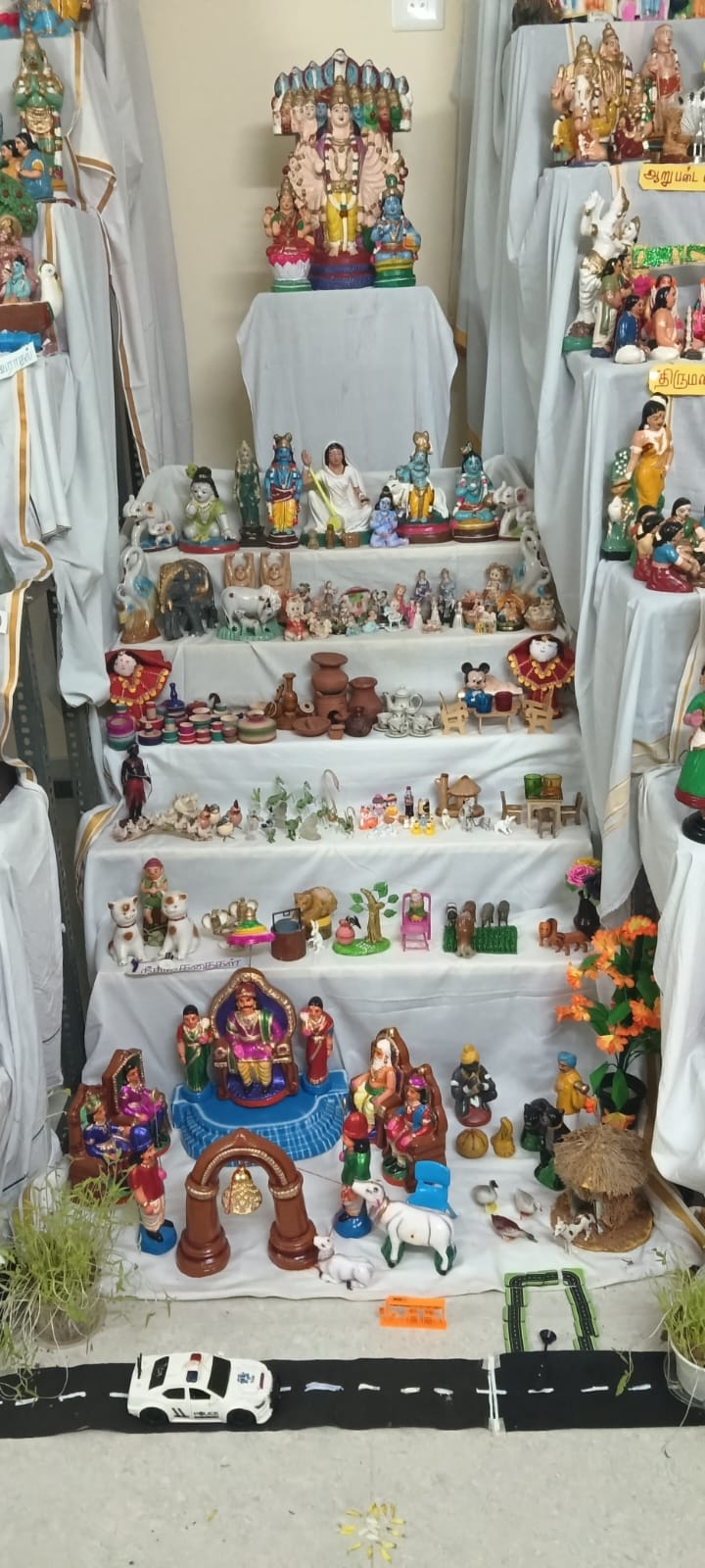 திரு. கா வ பழனியப்பன் அழகம்மை 14 மாணிக்கம் நகர் புதுக்கோட்டை இல்லத்துக் கொலு, புதுக்கோட்டை மாவட்டம் - படம் 7
