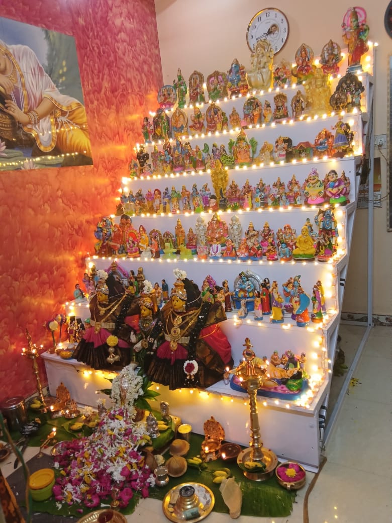 R Sivapriya கொலு, தேனி