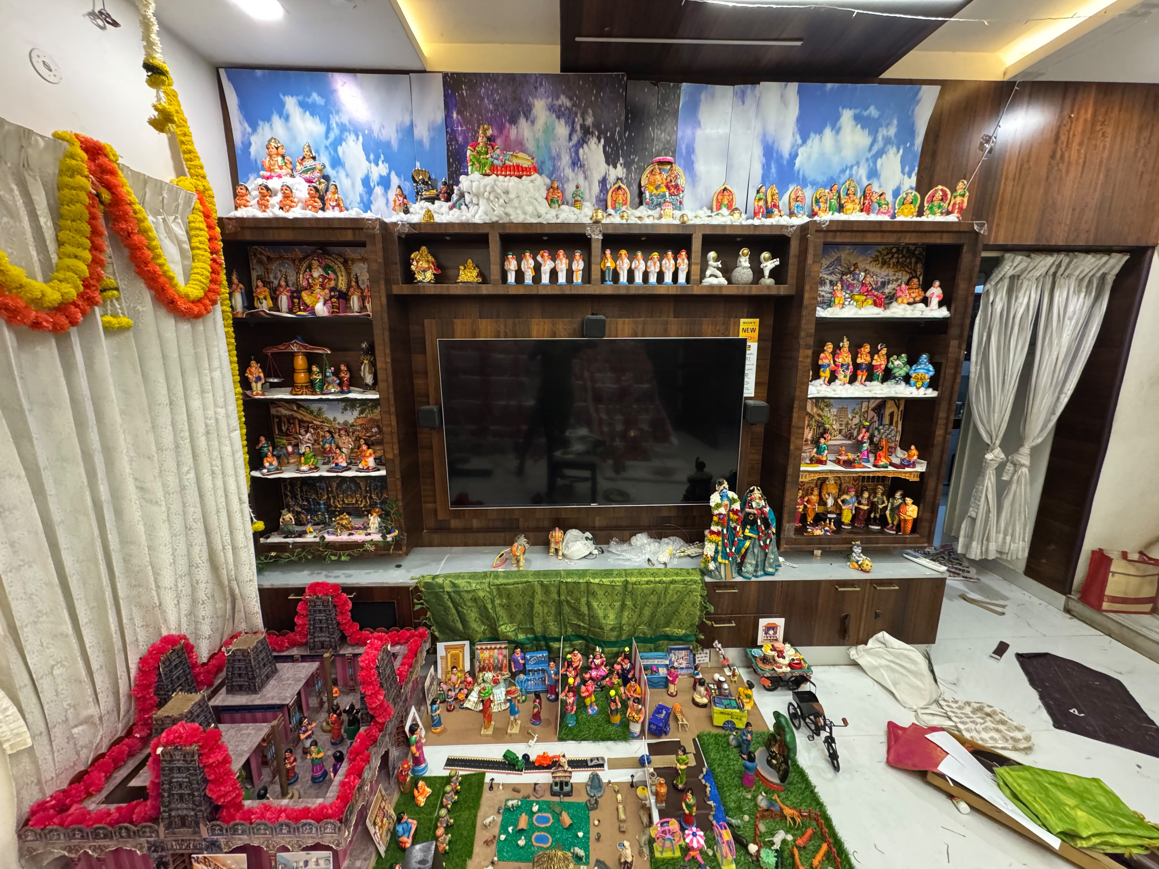 Akshaya & Sai Prashanth 
Address: No 21, Rajam avenue, near manickam mahal, Ellis nagar, Madurai. 
Contact: 7708864815 இல்லத்துக் கொலு, மதுரை - படம் 10