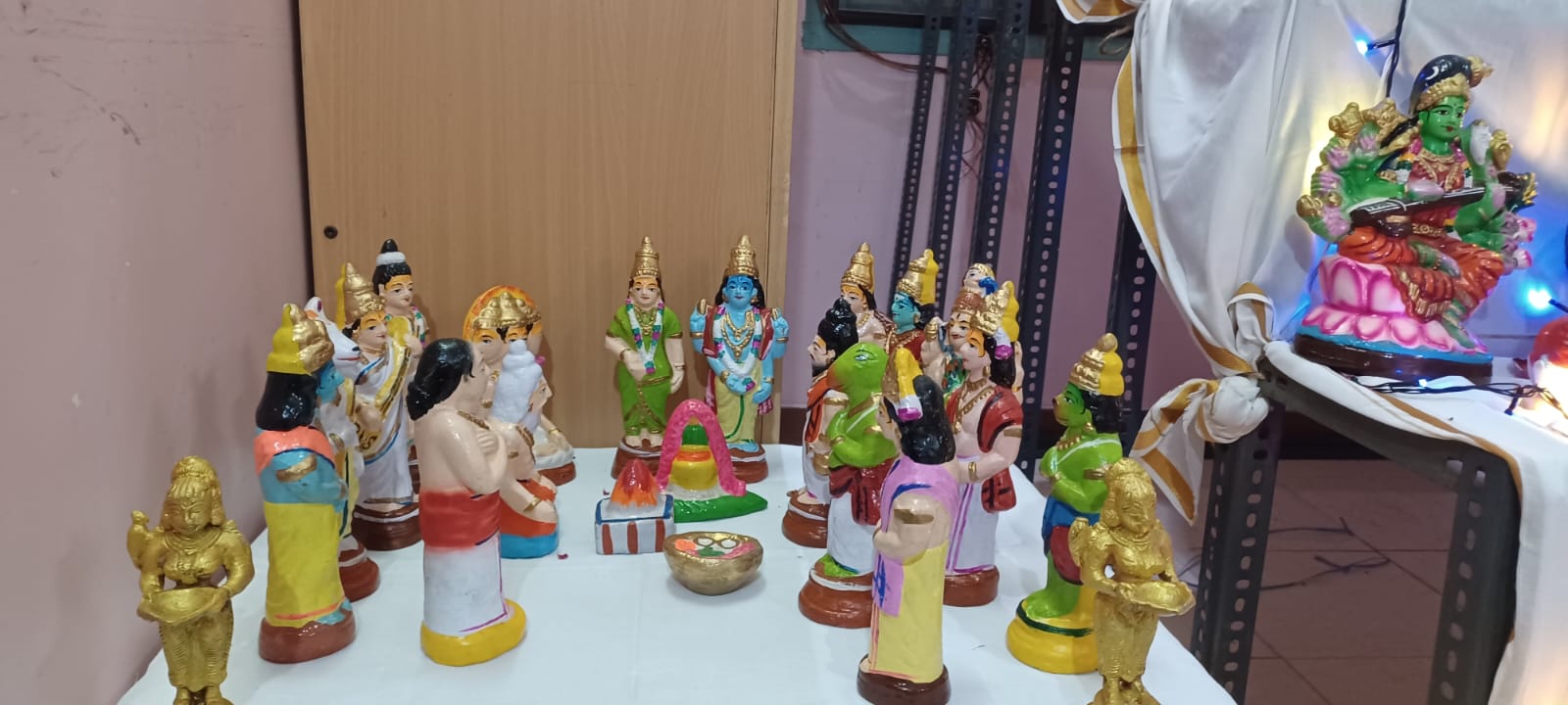 ராஜேஸ்வரி நாகராஜன், ஆஃபீசர்ஸ் டவுன் மீனாம்பாள்புரம் மதுரை 625002 இல்லத்துக் கொலு, மதுரை - படம் 7