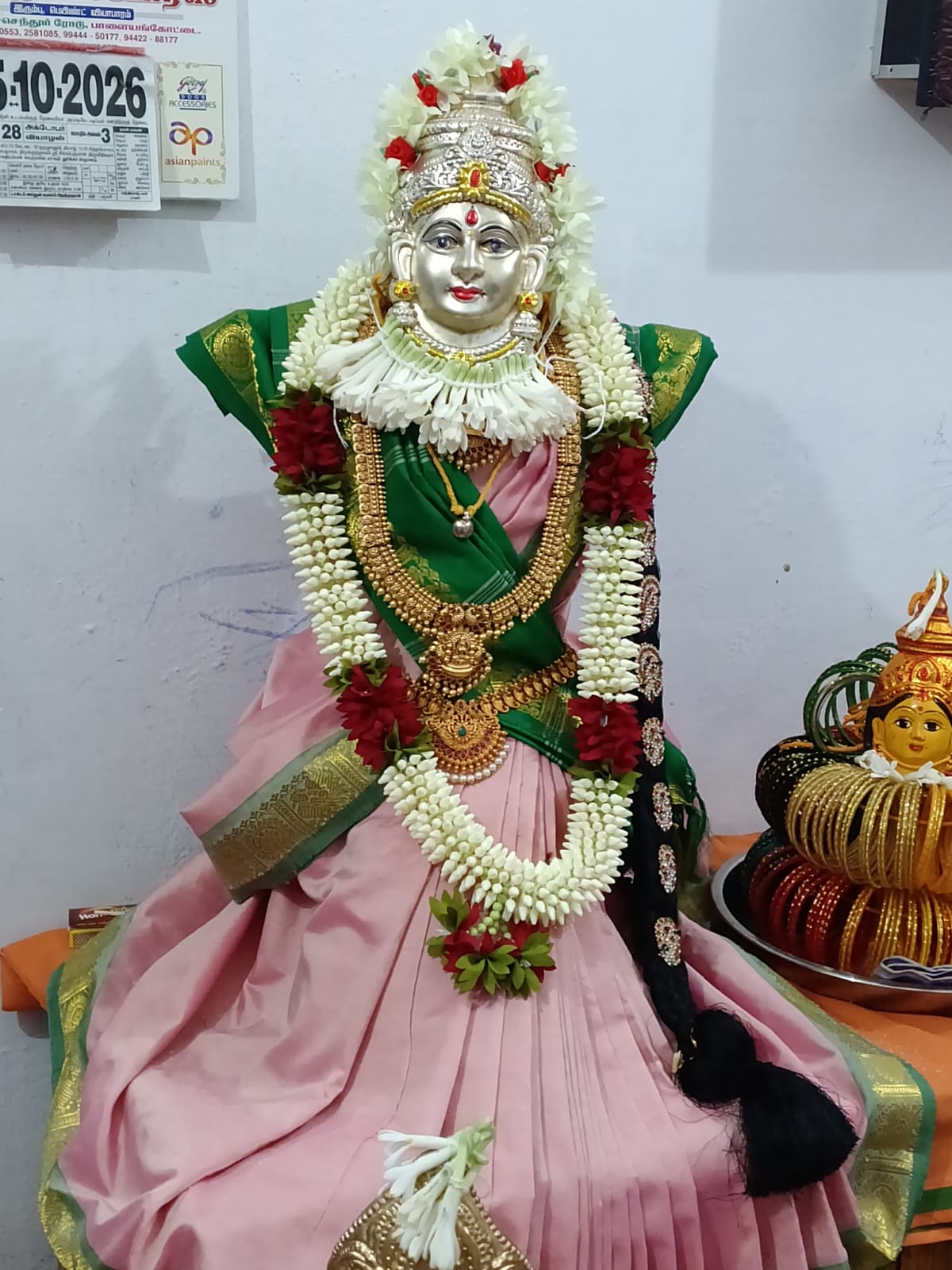 கொலு வைப்பவரின் பெயர் 
Name RathnaGanesh 
No 9 karaaiveedu, jubliee 3rd Street, ilanji

Ph 7010504281
Name Ganesan கொலு, Tenkasi