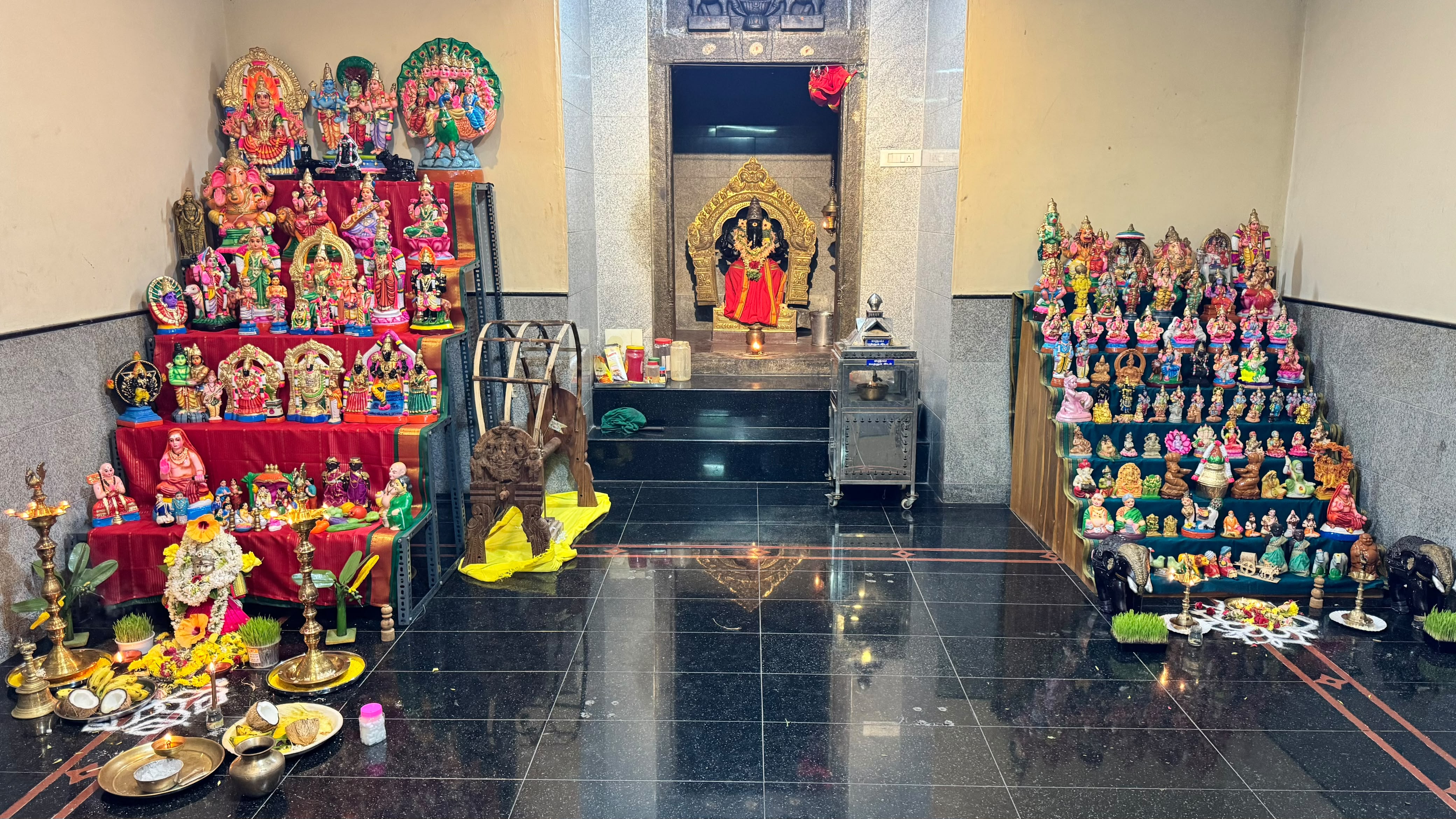 ஆயம்மாபுதூர் ஊர் போது கொலு கொலு, கோயம்புத்தூர்