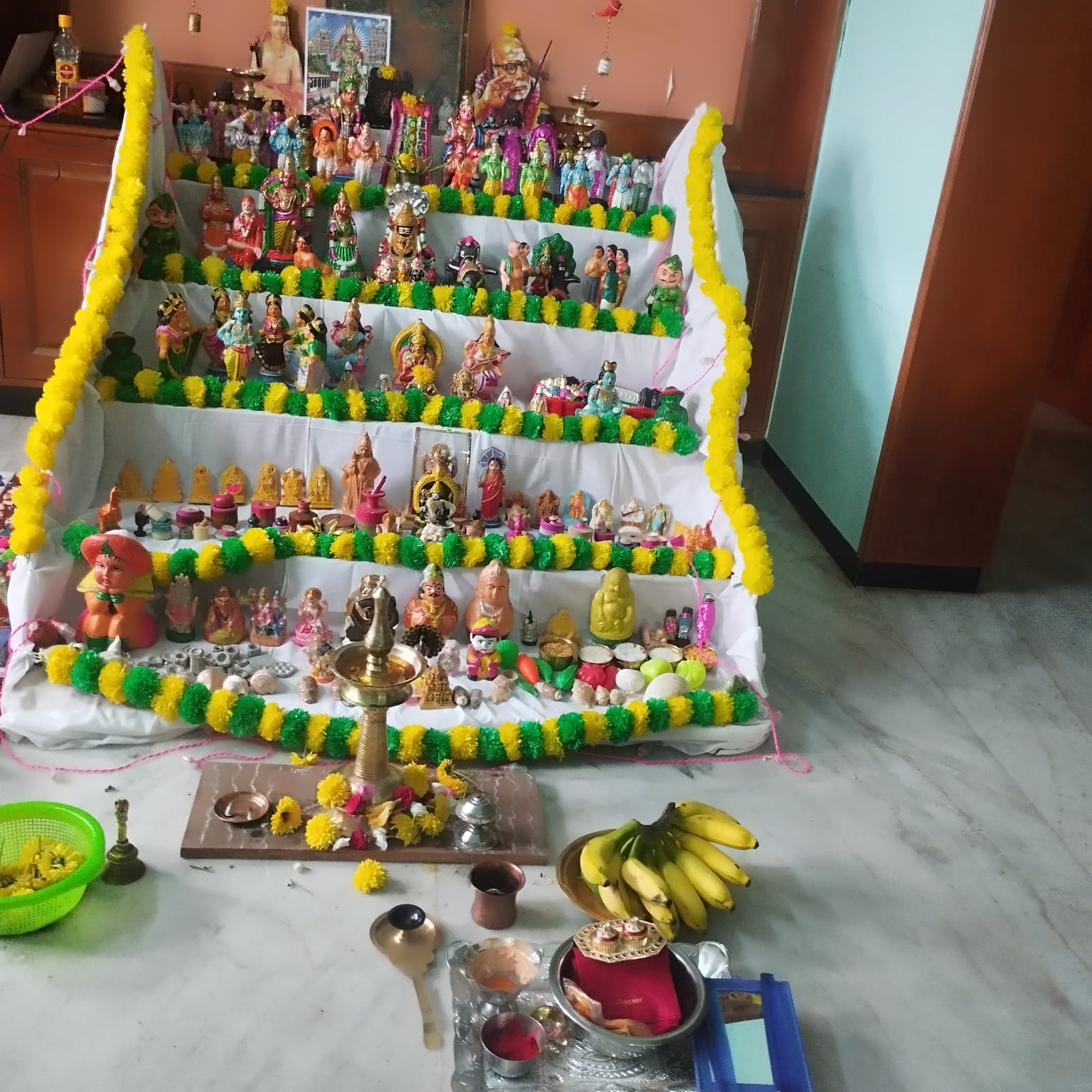 uma கொலு, Kovai mavattam.