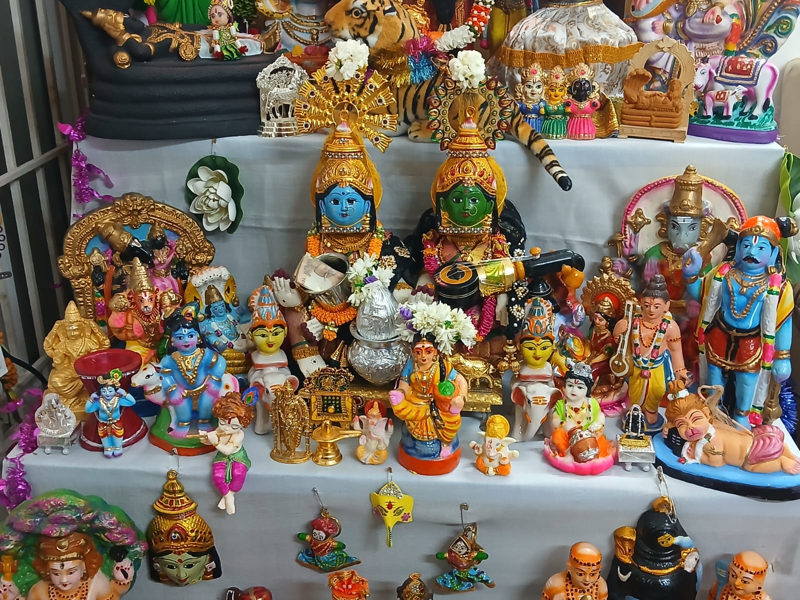 Swarnalatha s.p கொலு, Madurai