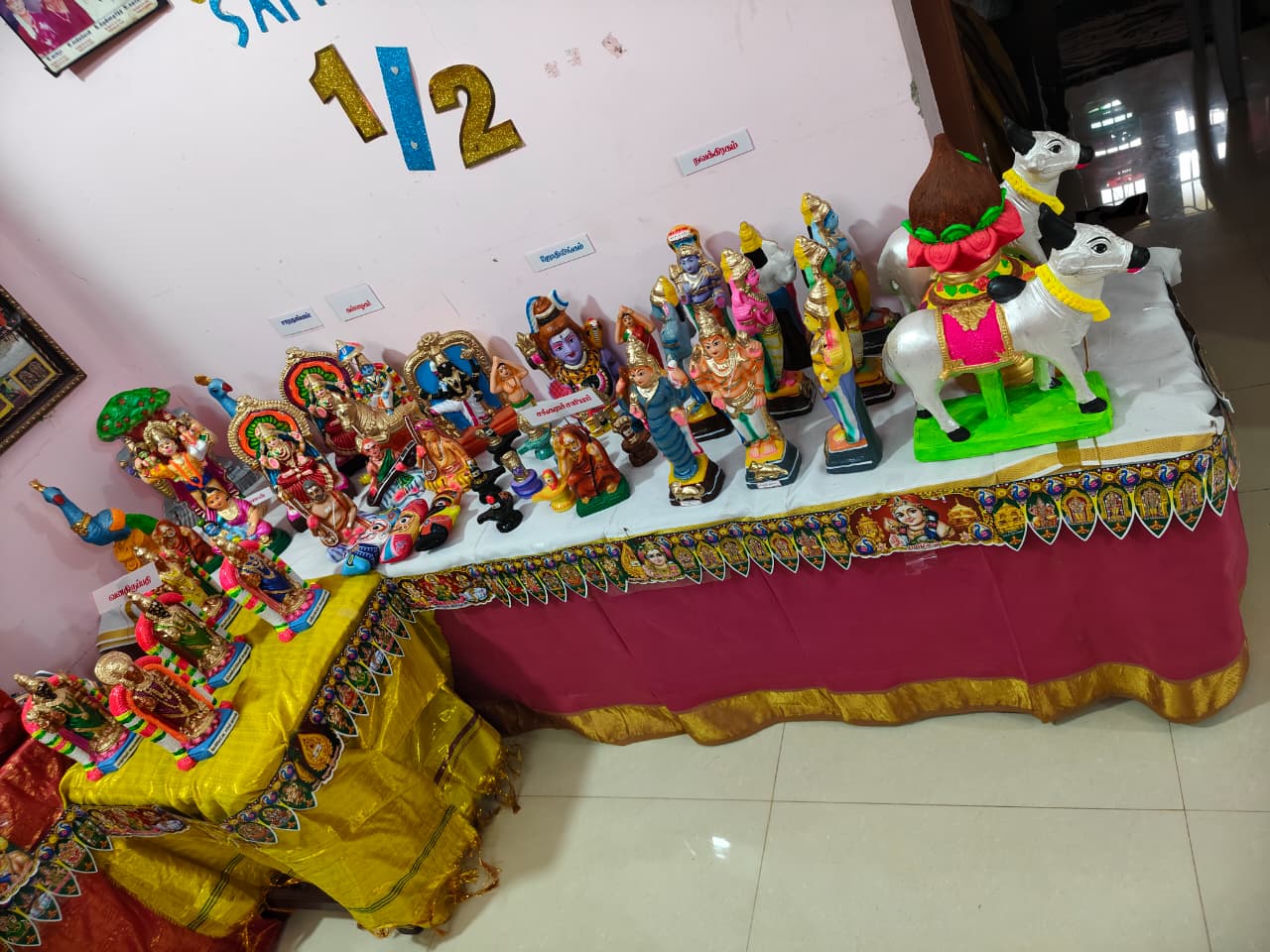 திருமதி. கல்யாணிராமன்
கண்டனூர்
காரைக்குடி தாலுகா
சிவகெங்கை மாவட்டம். Pin. 630104
Cell. 9787373330 இல்லத்துக் கொலு, Sivagangai - படம் 4