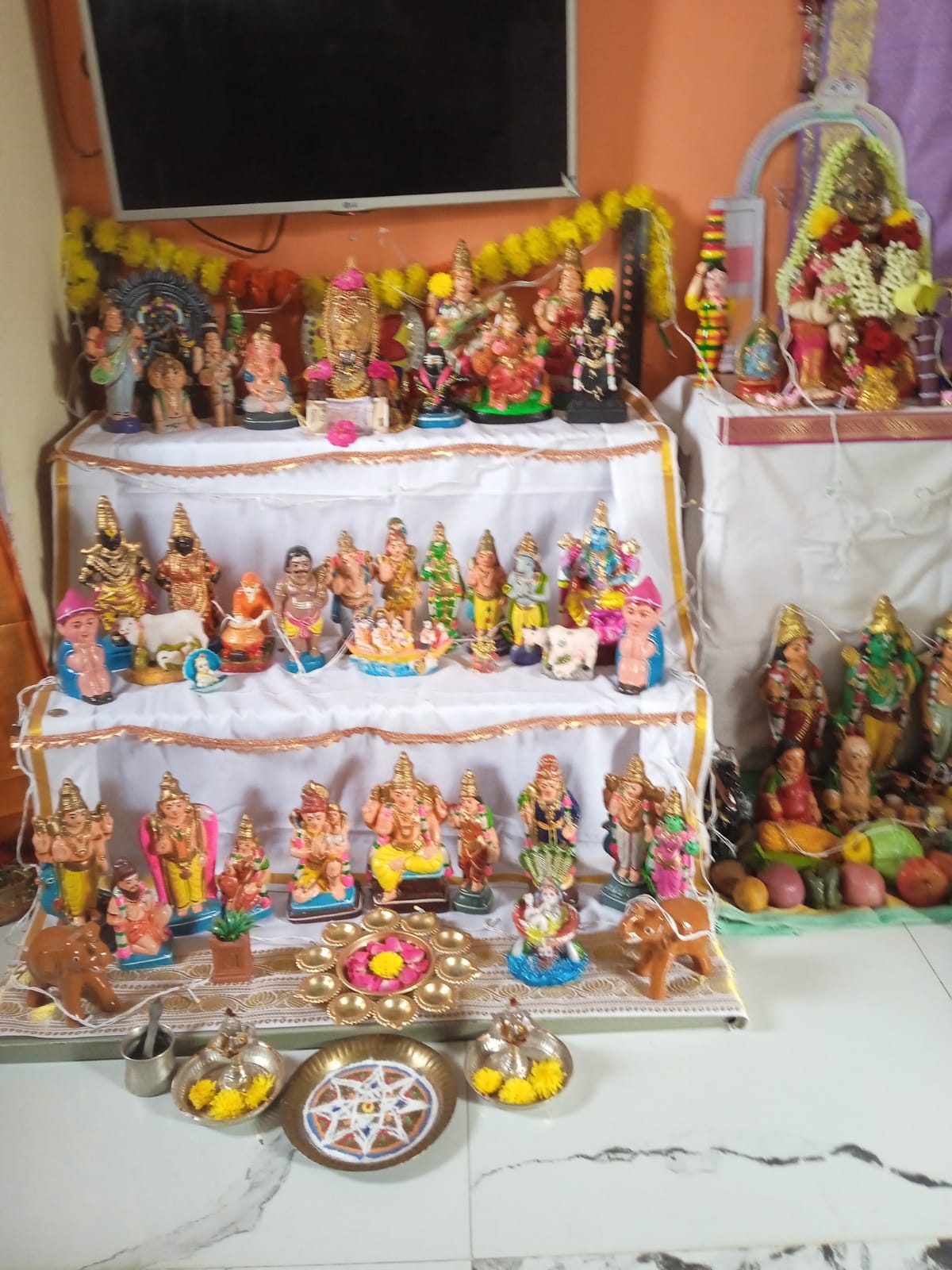 Meenambal illam
Buvana name இல்லத்துக் கொலு, Madurai - படம் 5