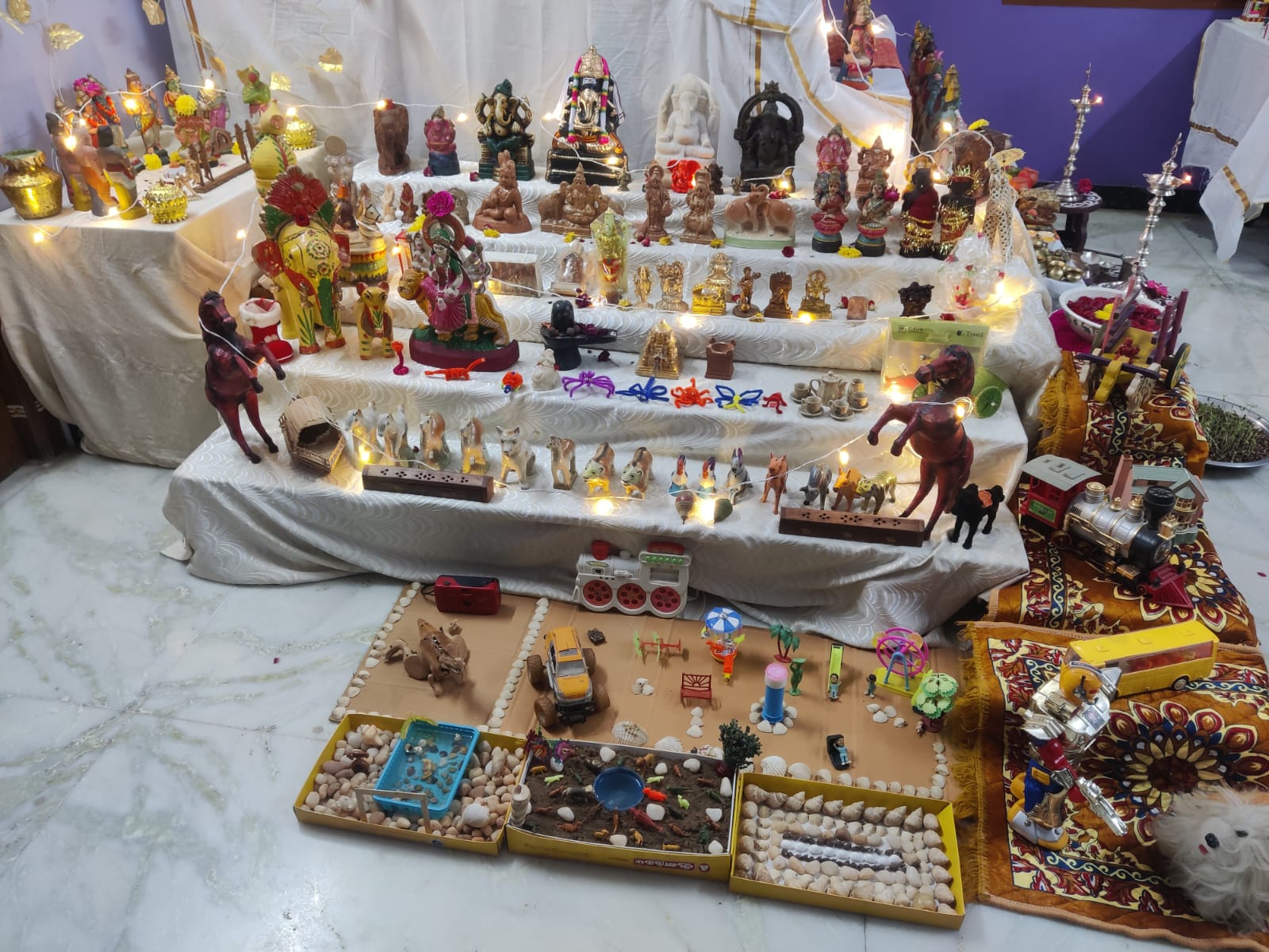 Buvaneswari கொலு, Tiruvarur