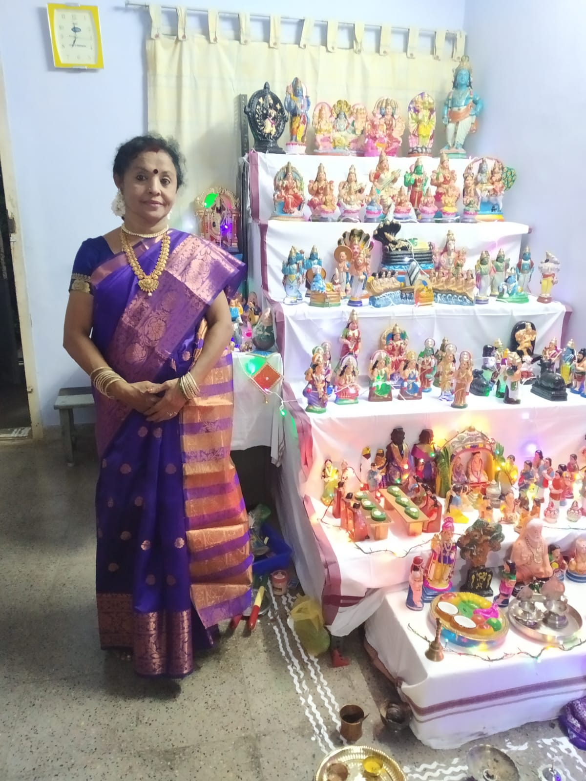 விஜயலட்சுமி.. கொலு, கோவை