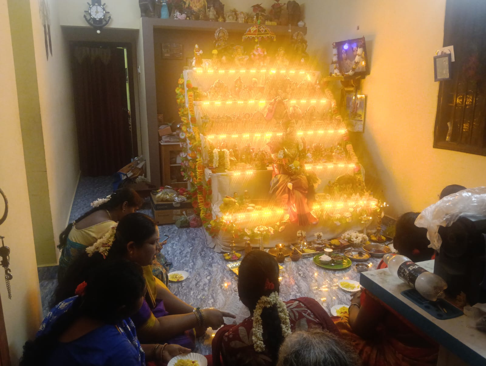 S.உமாமகேஸ்வரி. 41, Unnamalai Amman Nagar IIIrd Street kannapalayam Showrancherry post Chennai 72, mobile number 9884399894/8680041759 இல்லத்துக் கொலு, திருவள்ளூர் மாவட்டம் - படம் 3