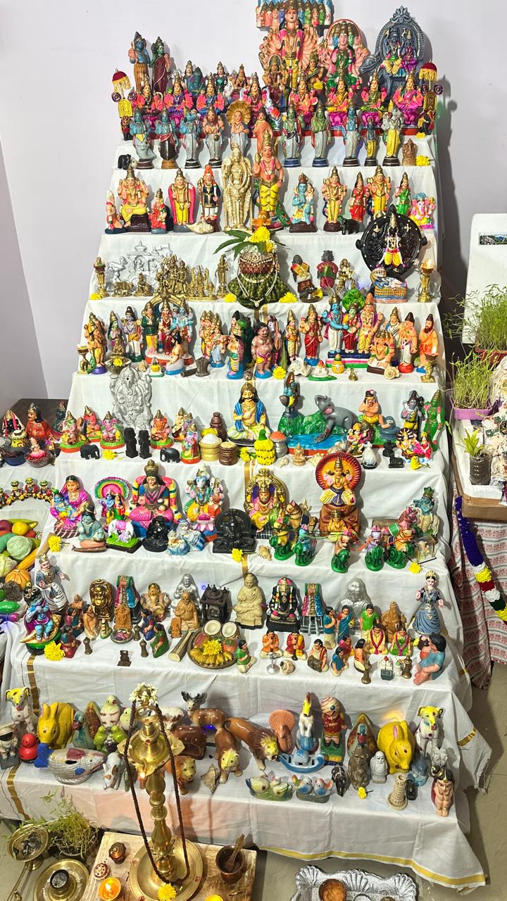 SM Family Golu கொலு, வெளிநாடு