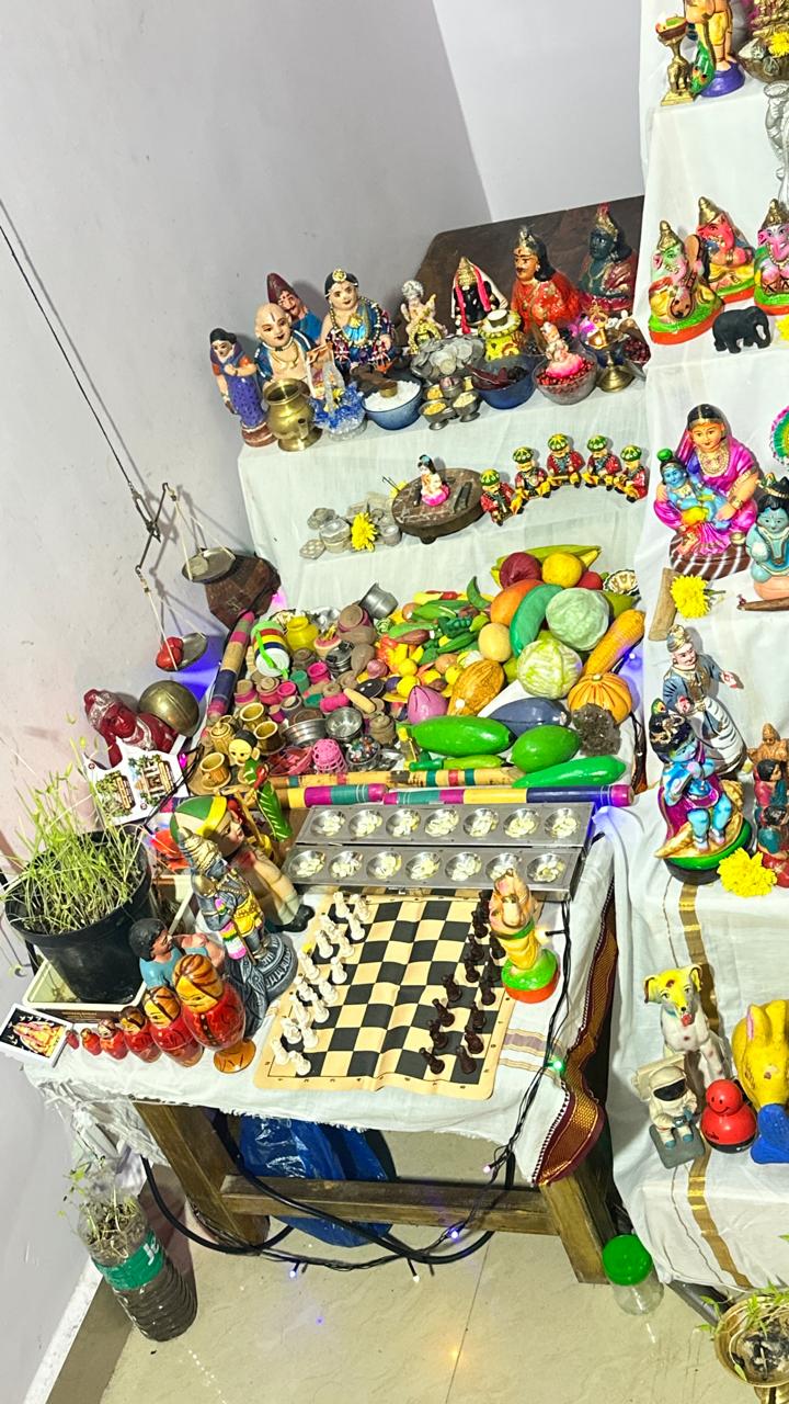SM Family Golu இல்லத்துக் கொலு, வெளிநாடு - படம் 3