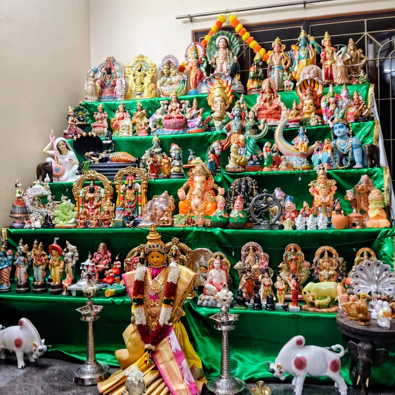 சௌந்தரி மற்றும் கிருத்திகா கொலு, சென்னை