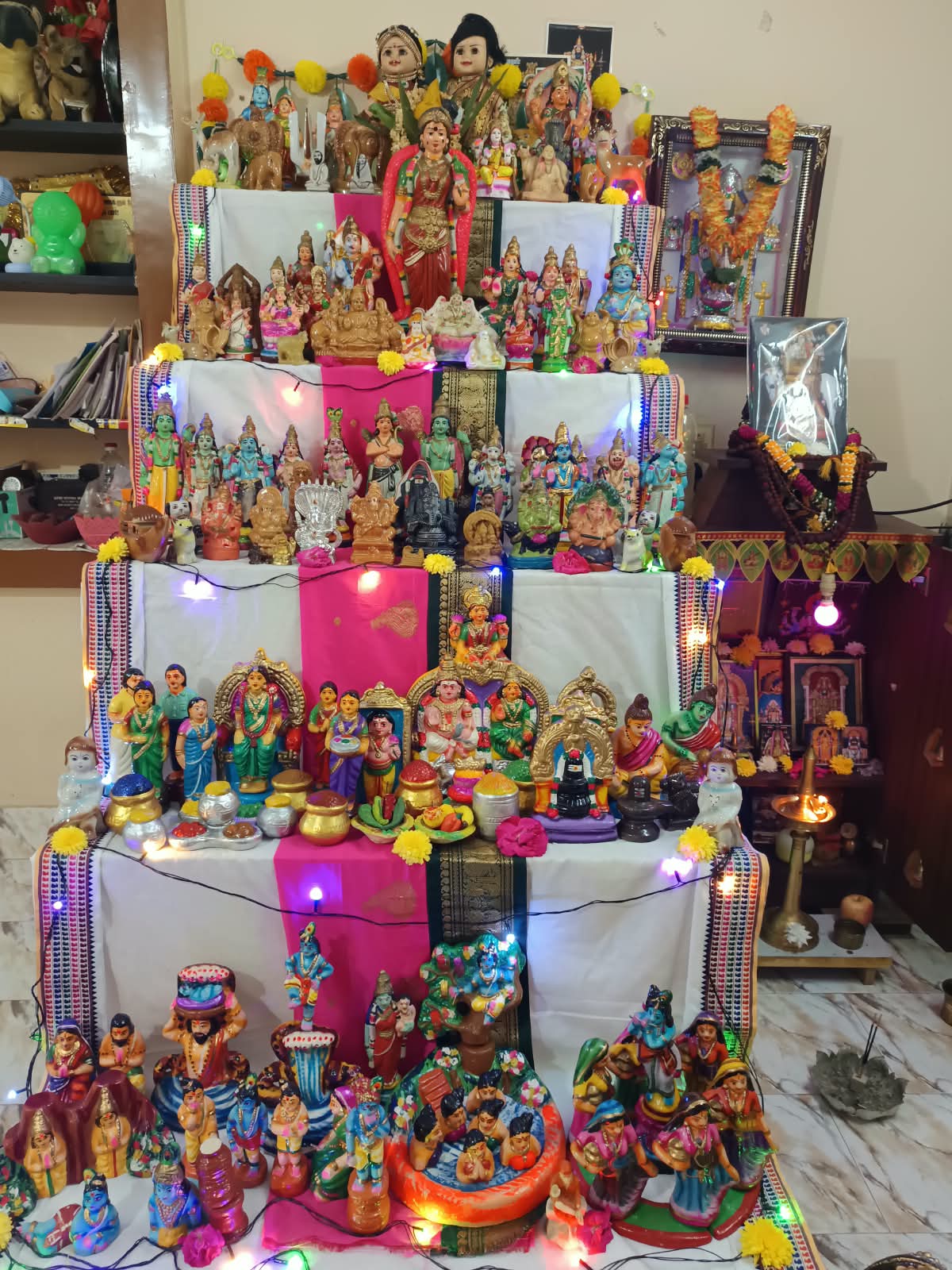 திருமதி. மங்கையர்கரசி சிவக்குமார்
திண்டுக்கல் இல்லத்துக் கொலு, திண்டுக்கல் - படம் 5