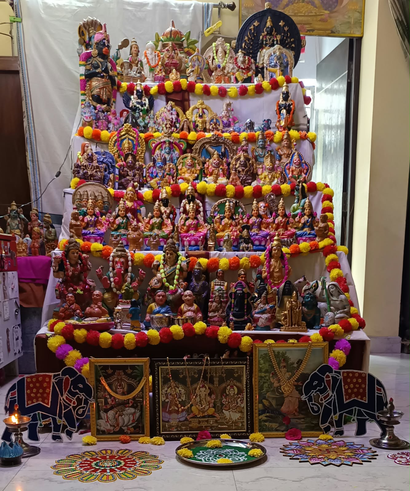 Vijayalakshmi and Lakshmi Narasimhan கொலு, Chennai